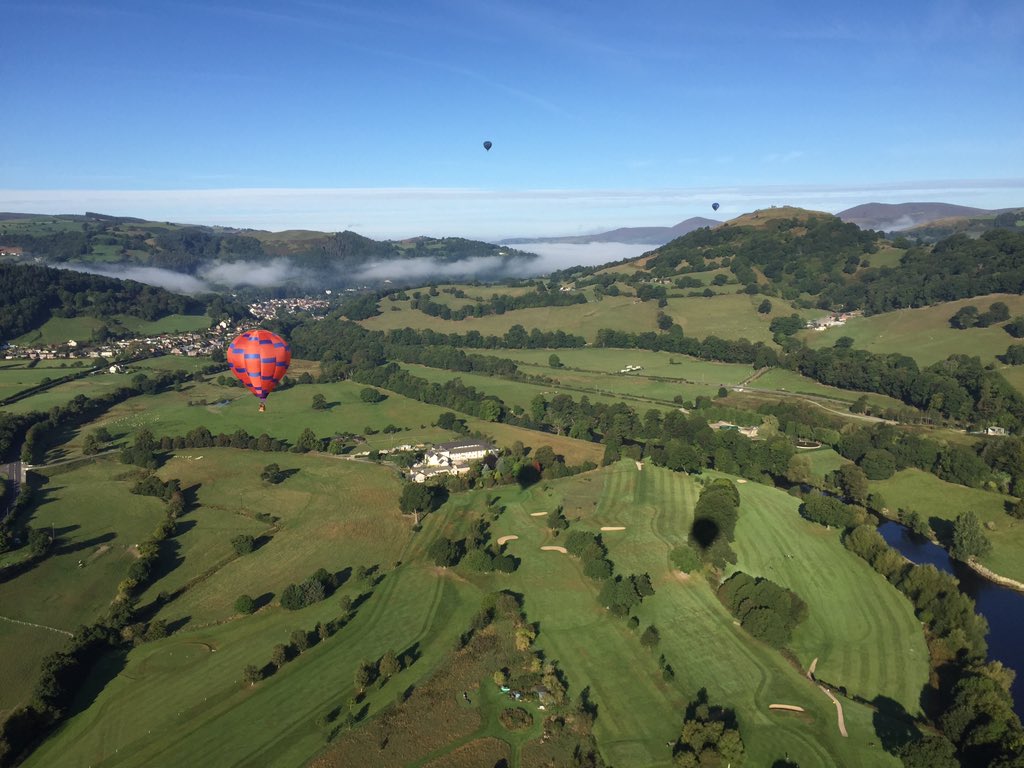TiptreeBalloon's tweet photo. Miss Scarlet flying in Wales this weekend https://t.co/IAoVllEqy2