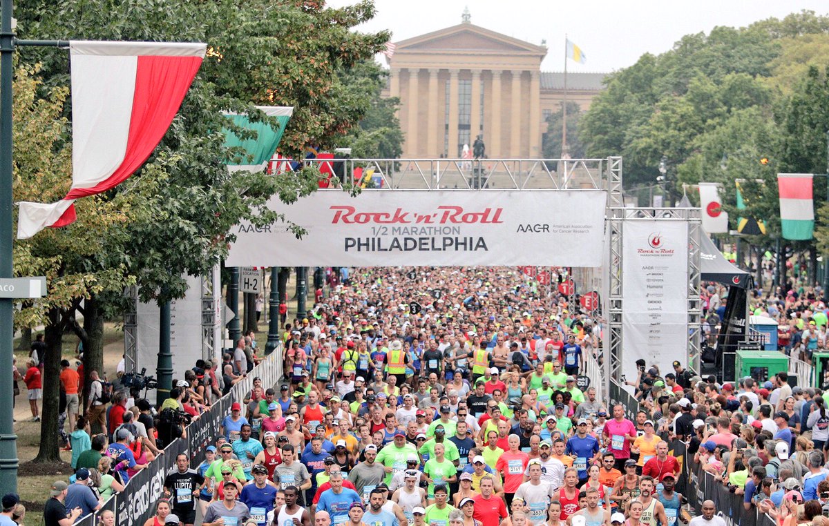 And they're off... Good luck to everyone rocking and running in Philadelphia this morning!! #RnRPhilly