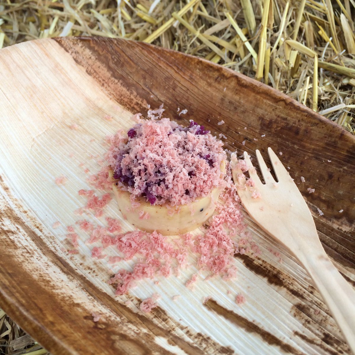 De eendenlever van <a href="/RestVinkeles/">Restaurant Vinkeles</a> op #chefsrevolution. Dank je Dennis en Jurgen. #chefsfriends