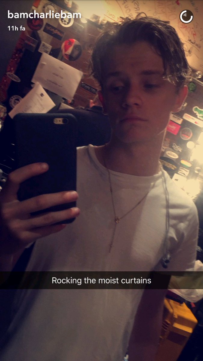 ItalianTeamBAM's tweet photo. Charlie su snapchat https://t.co/QBwTZnNdHT