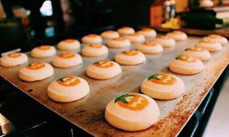 BohemianRefuge's tweet photo. Feelin it rn 🍊🍁🍂 https://t.co/OYVxPaDMYv