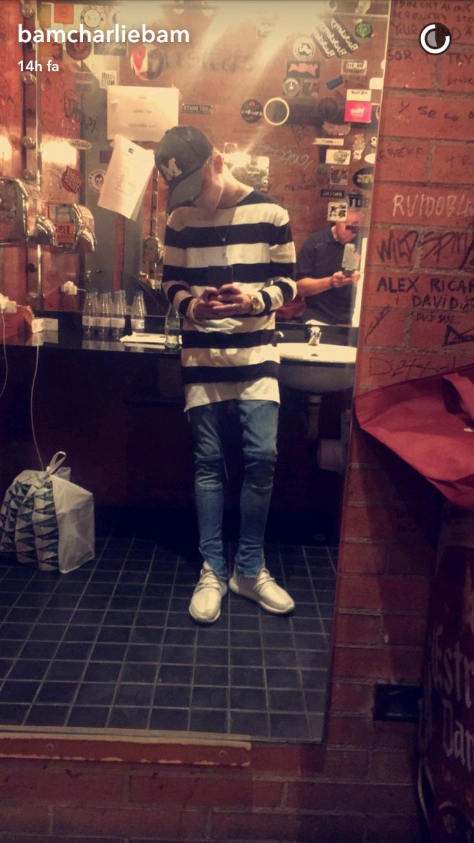 ItalianTeamBAM's tweet photo. Charlie su snapchat https://t.co/y9OqkHi6JT