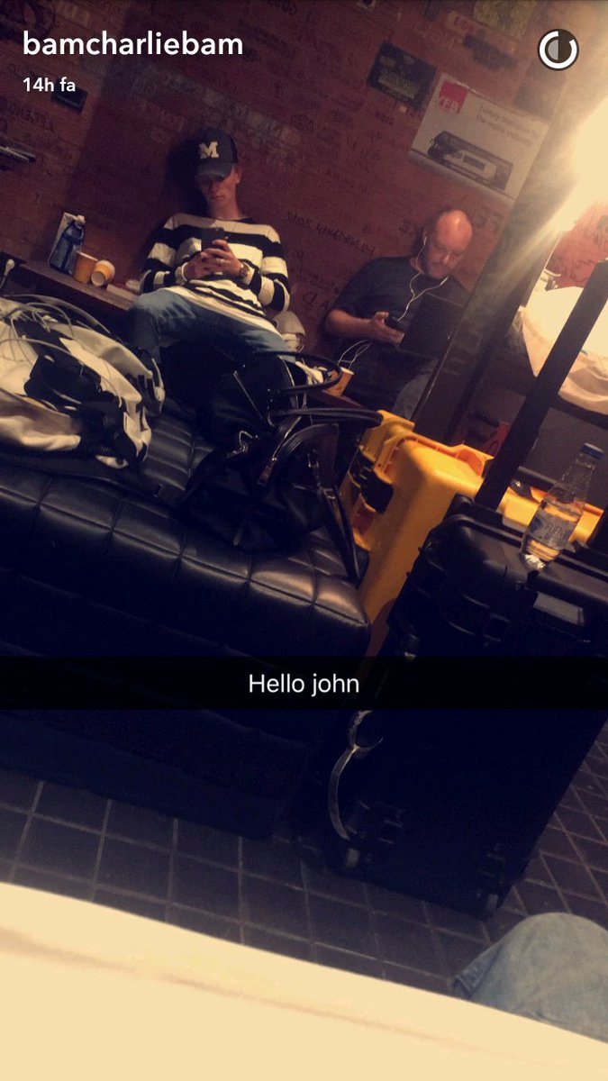ItalianTeamBAM's tweet photo. Charlie su snapchat https://t.co/q9yA0kFhz5