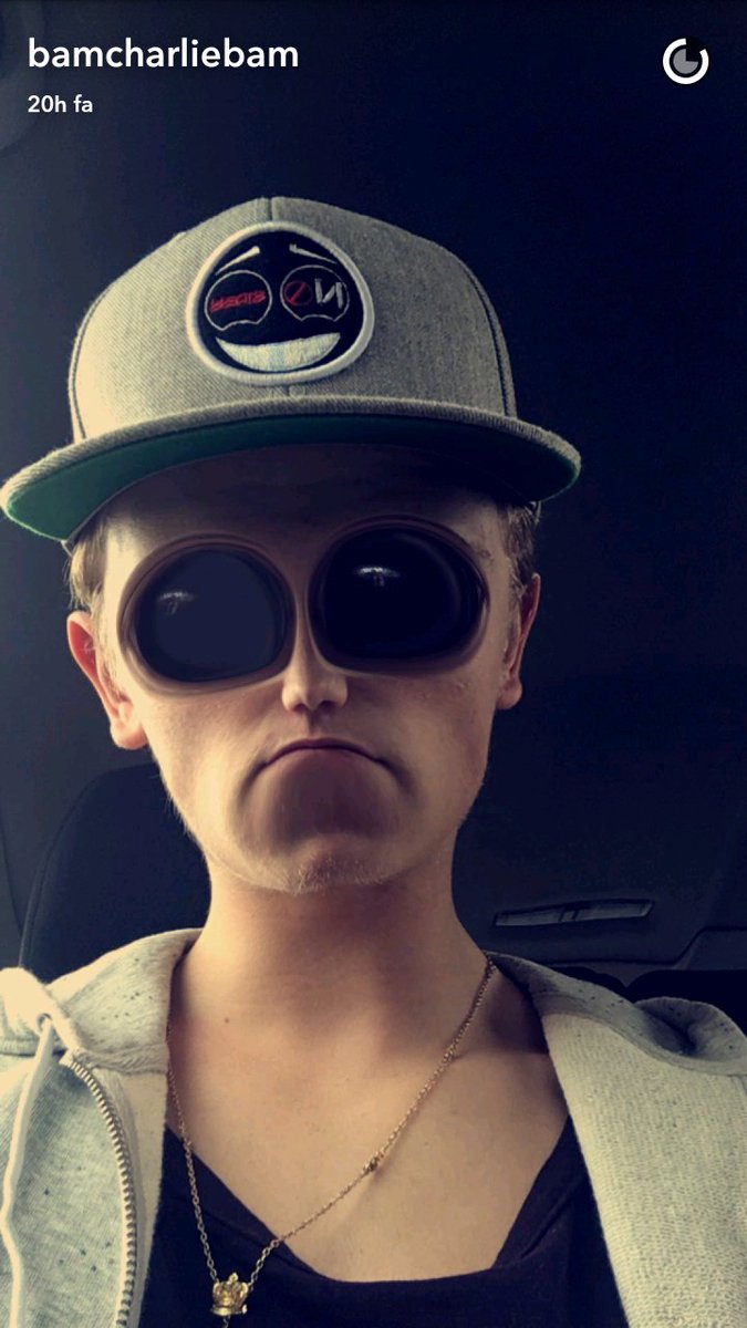ItalianTeamBAM's tweet photo. Charlie su snapchat https://t.co/DI4UgAXkqC