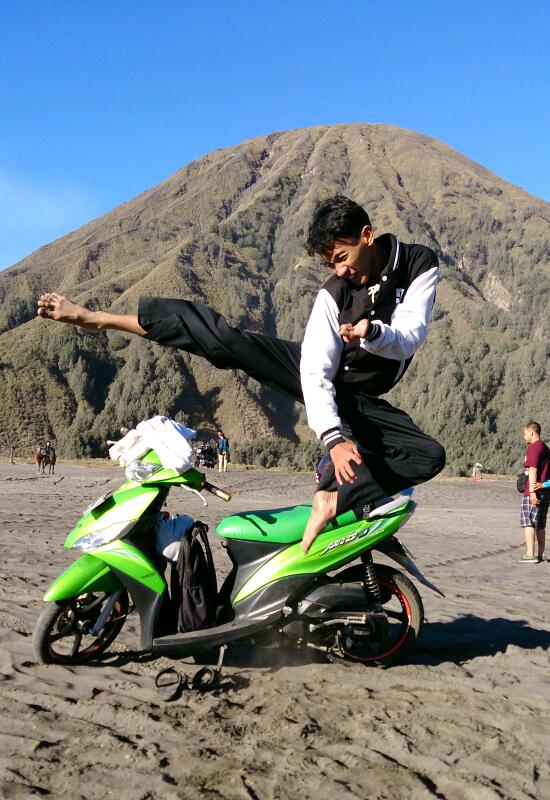 Arief_mNa's tweet photo. Bromo 1 #estjava https://t.co/eLi40GSPpT
