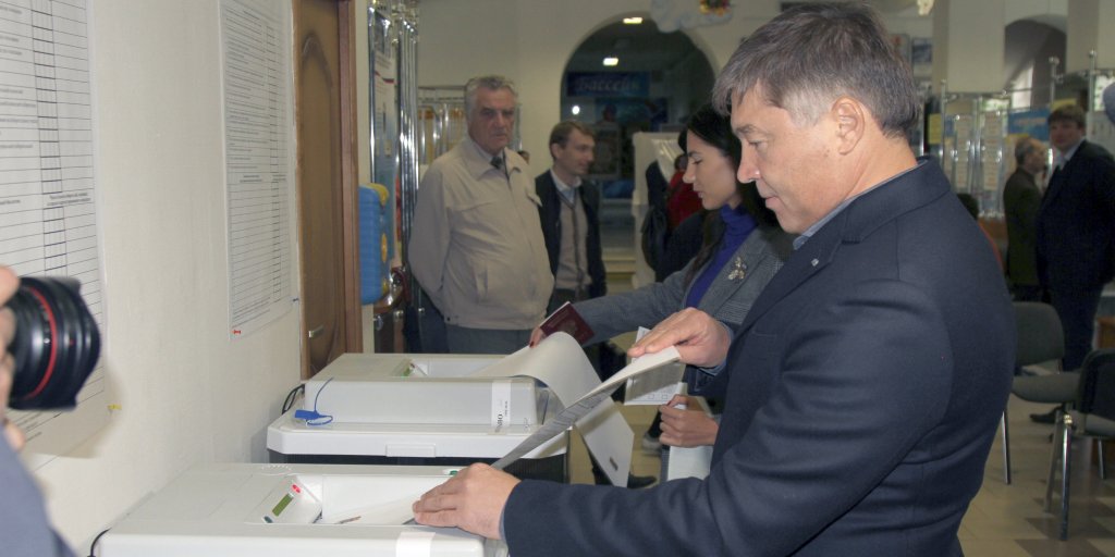 Civil_Platform's tweet image. Председатель #ГражданскаяПЛАТФОРМА Рифат #Шайхутдинов проголосовал на #выборы_2016.