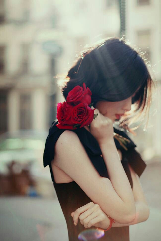 هناك أشْخاص لو كان بِوسعي أنْ أمنحهم شيئا واحداً في هذه الحياة فَسأختار أنْ أمْنحهم القدرة عَلى رؤيه أنفسهم في قلبي