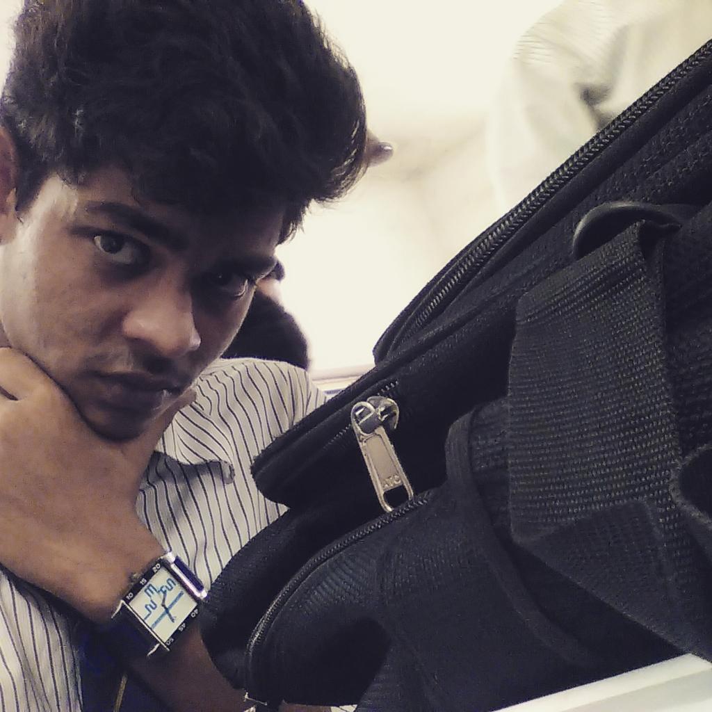 heartless_rahul's tweet photo. #classroom_click
#16/09
#2K16 https://t.co/Ppujkr6tTw