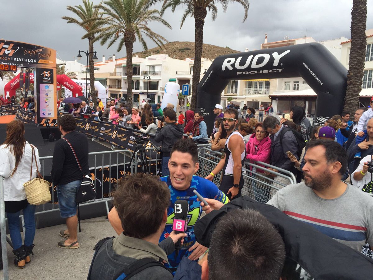 RudyProject_ESP's tweet photo. .@RudyProject1985 felicita a todos los #Finishers del @trimenorca. #HalfMenorca #RideCool https://t.co/dtF7gl9ZD4