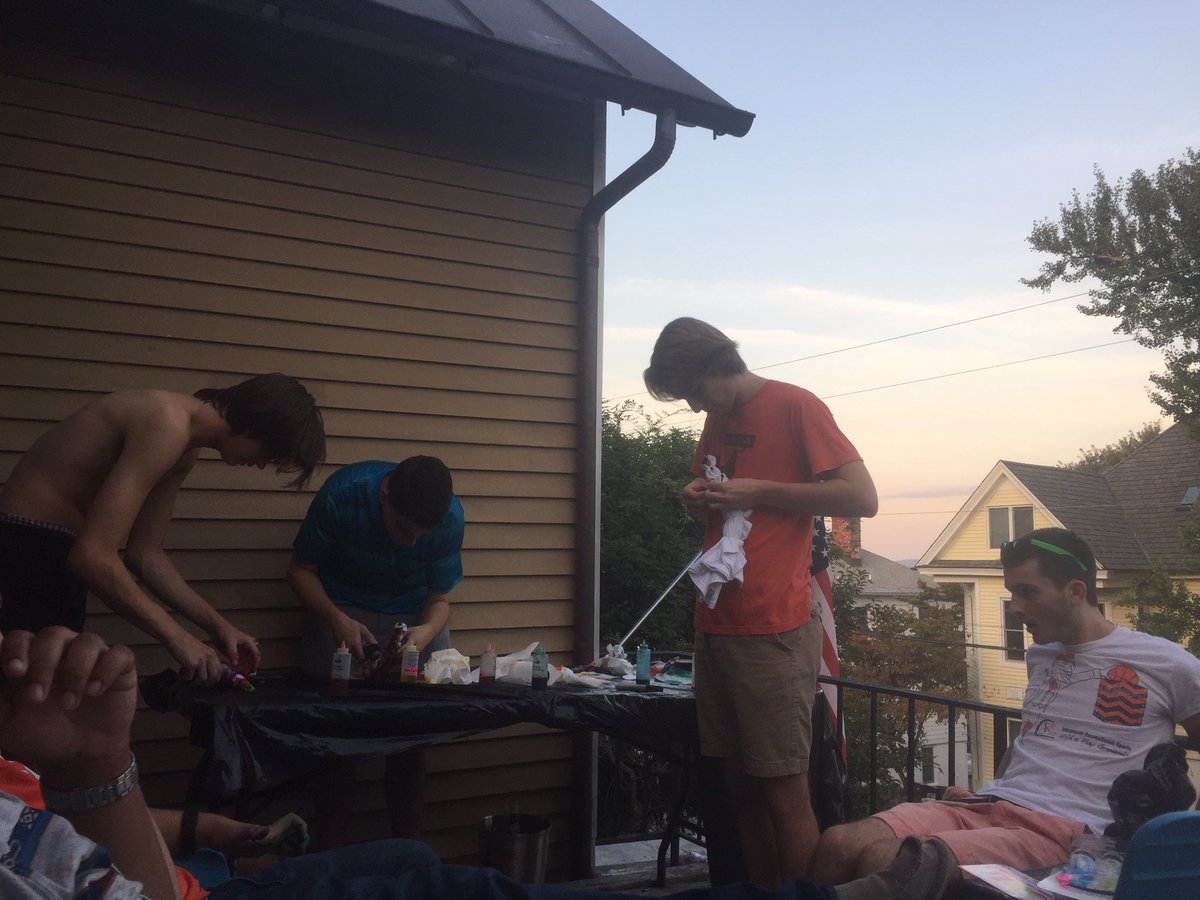 UVA_ATO's tweet photo. Had a groovy time makin tie dyes with the bros yesterday 😎 https://t.co/fOU2pkCxCw