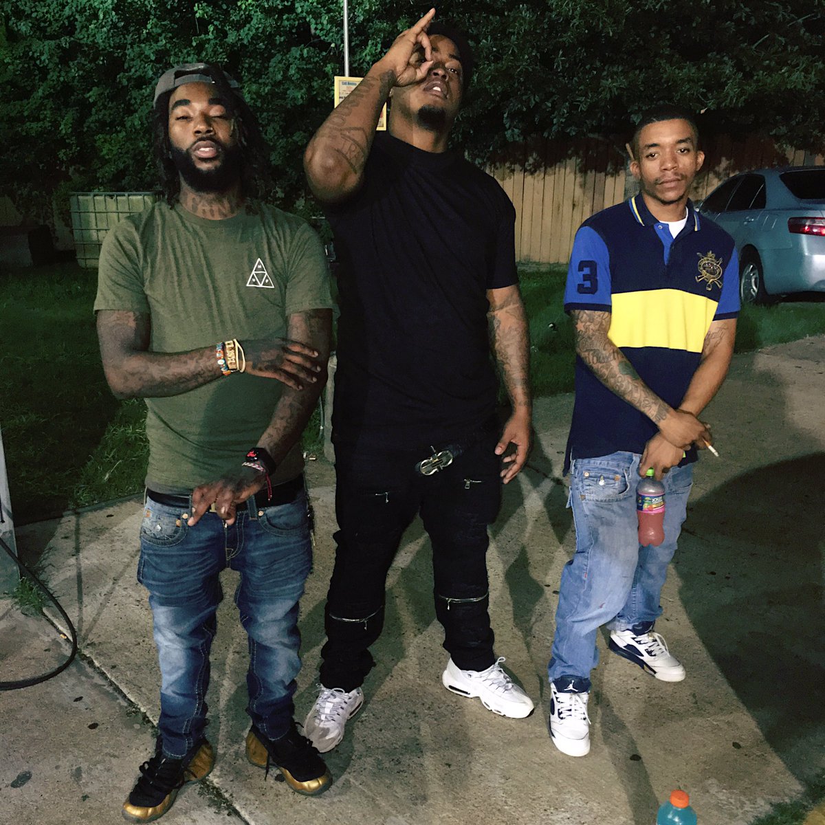 NBT_Qae's tweet photo. Old school Dallas O line 💪🏾💰🙏🏾 
#TIPQuez #QuezGang
#NBTvsEVERYBODY https://t.co/LIq73qMCDb