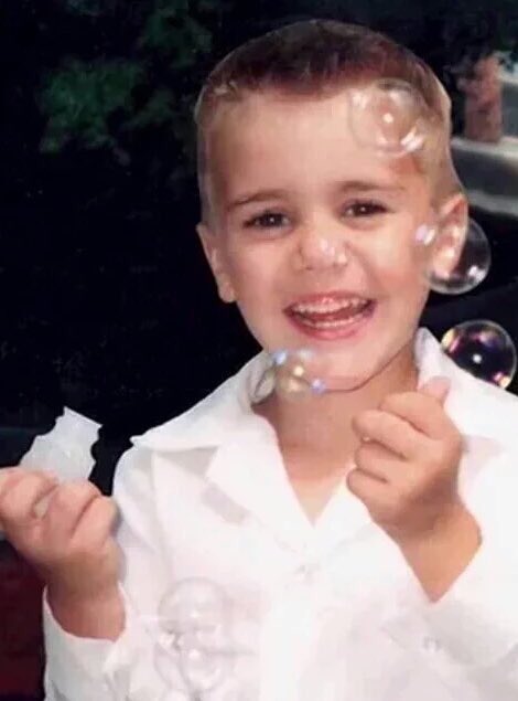 RETWEET AQUI PARA VOTAR NO JUSTIN BIEBER BELIEBERS, ESTAMOS PERDENDO NA VOTAÇÃO, NÃO IGNOREM!!!
#MPN #JUSTINBIEBER