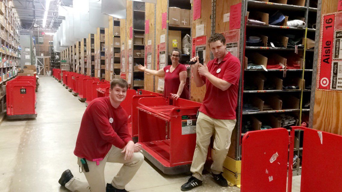 hicks_jenessa's tweet photo. Backroom Growlers! #Thecrick #cleanbackroom #doingwork @meganecarson @BradCook8 https://t.co/2mnZK6qqNs