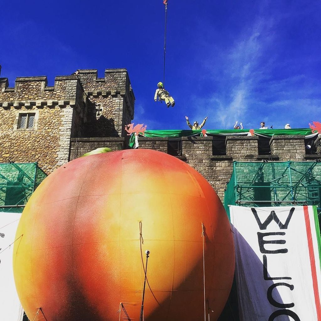 J2Paul's tweet photo. #cityoftheunexpected #roalddahl #cardiff #wales #giantpeach #roalddahl100 #cotu #unexpecte… https://t.co/OiCLEc80mJ https://t.co/d3ksURznID
