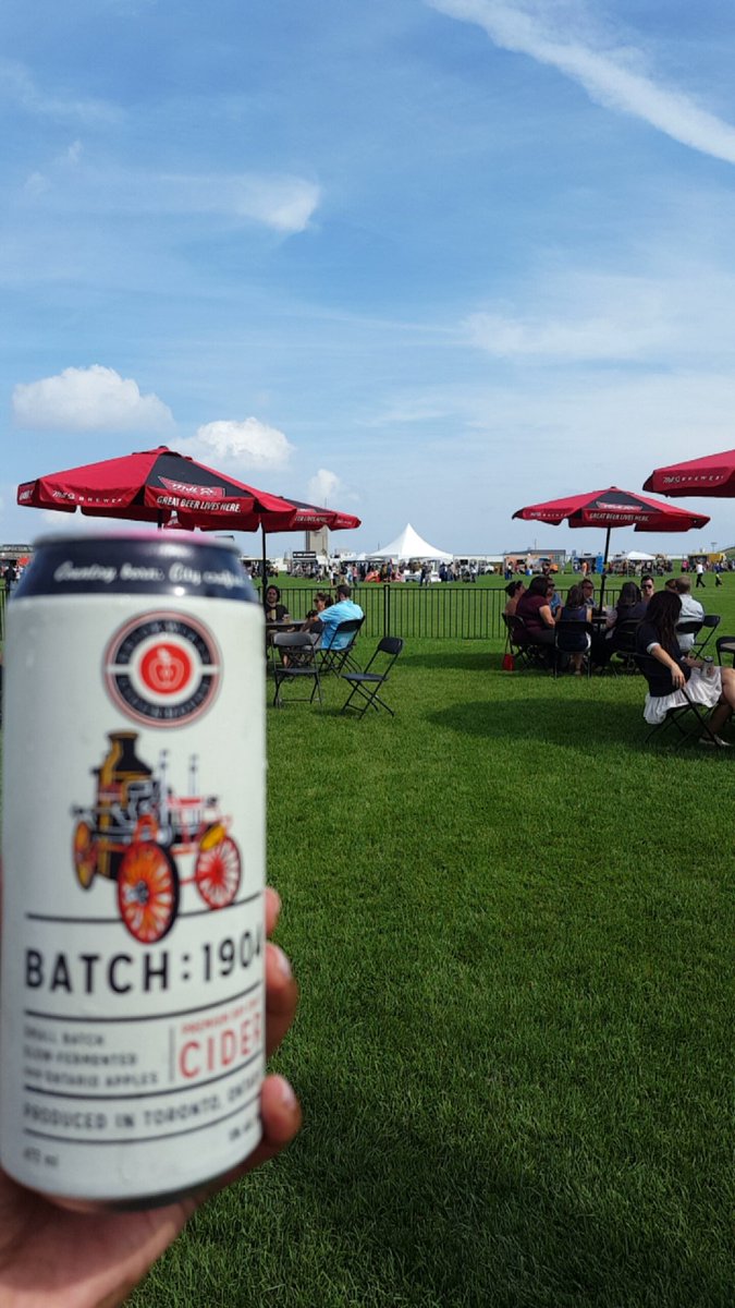 MsAmbzD's tweet photo. Beautiful day for a @BrickWorksCider #batch1904 #Toronto #CityLife #the6ix @foodtruckfeston https://t.co/BvRcPjEWkc