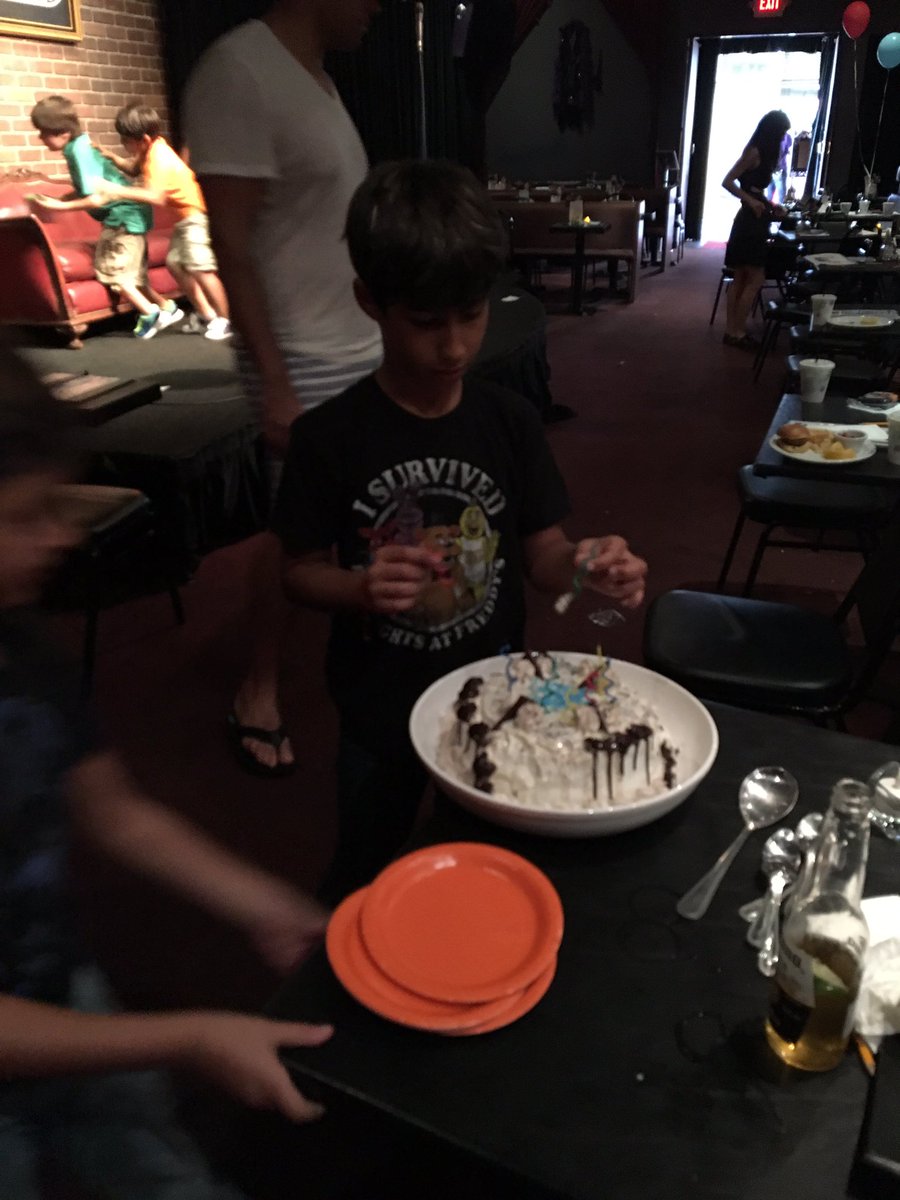 TwoMilkMinimum's tweet photo. Two milk shows are the best there always seems to be cake and ice cream present .. https://t.co/JyA6rXKWW4