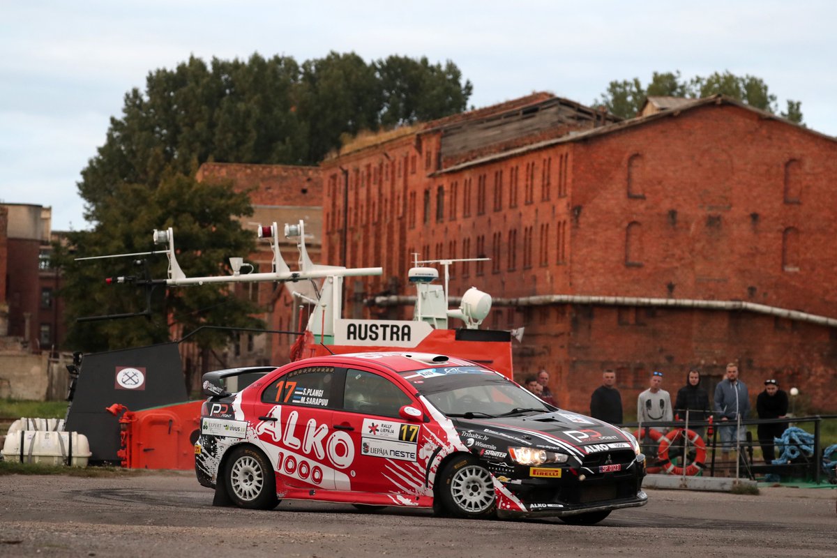 Eestlastele ralli Euroopa meistrivõistluste etapilt kaks poodimumikohta autosport.ee/meedia/eestlas… <a href="/plangisarapuu/">Siim Plangi</a>