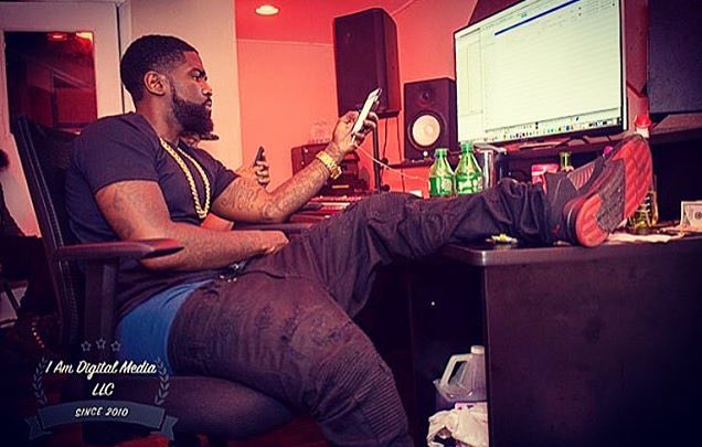 Beautiful_Her21's tweet photo. I love him 😩😍💕 @Tsu_Surf https://t.co/xr6u0EJ3m8