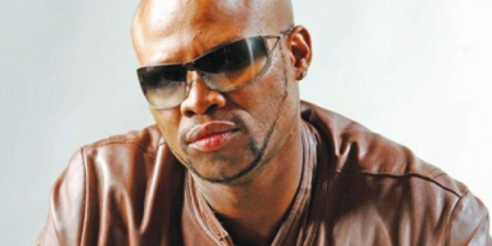 MNet's tweet image. We celebrate the life of the legend Mandoza with a #MMMandozaTribute on @Mzansimagic Music 321, 21:00. #RIPMandoza