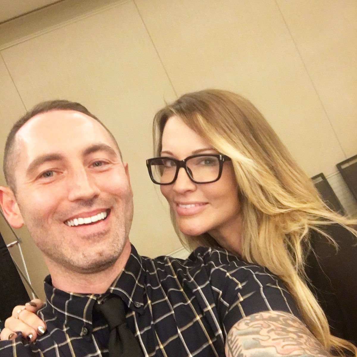 ChrisDonaghue's tweet image. Day made when I get to hang with @thejessicadrake at #CatalystCon