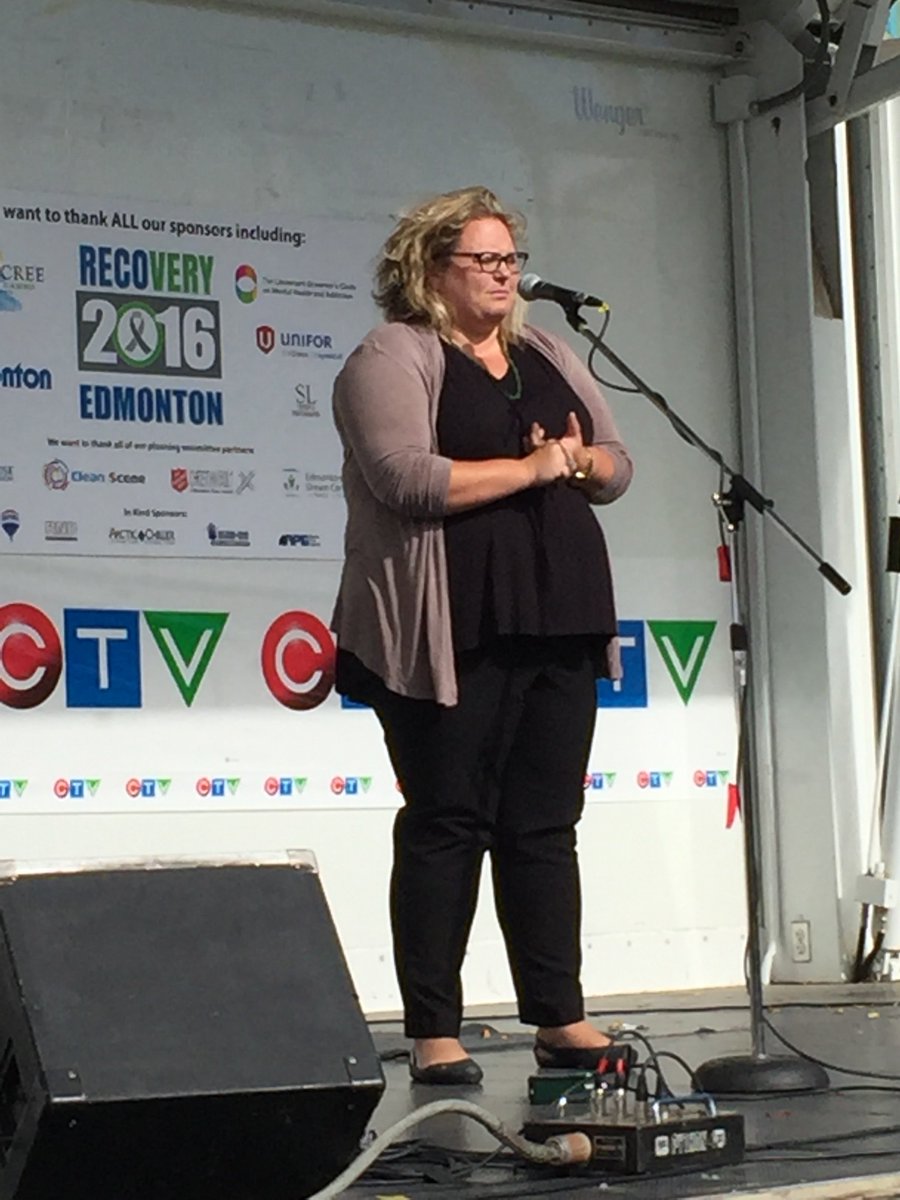 shoffmanAB's tweet photo. I am so pleased to help celebrate Albertans in #recovery.You are to be commended for your strength. #recoveryday2016 https://t.co/e7a9jUYWuX