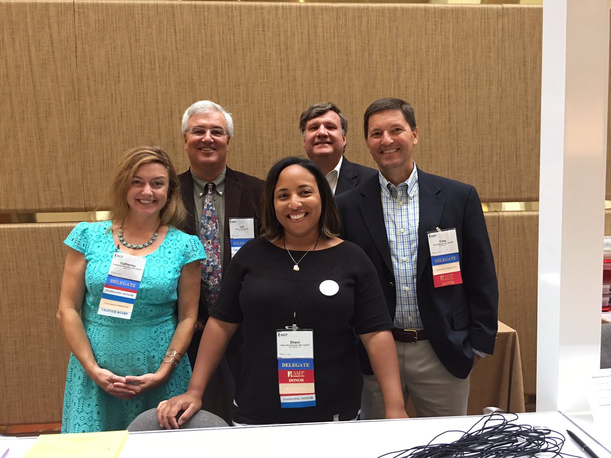 alvinblin's tweet image. Come meet this smiling group when you check in for @AAFP #CongressOfDelegates #AAFPCOD