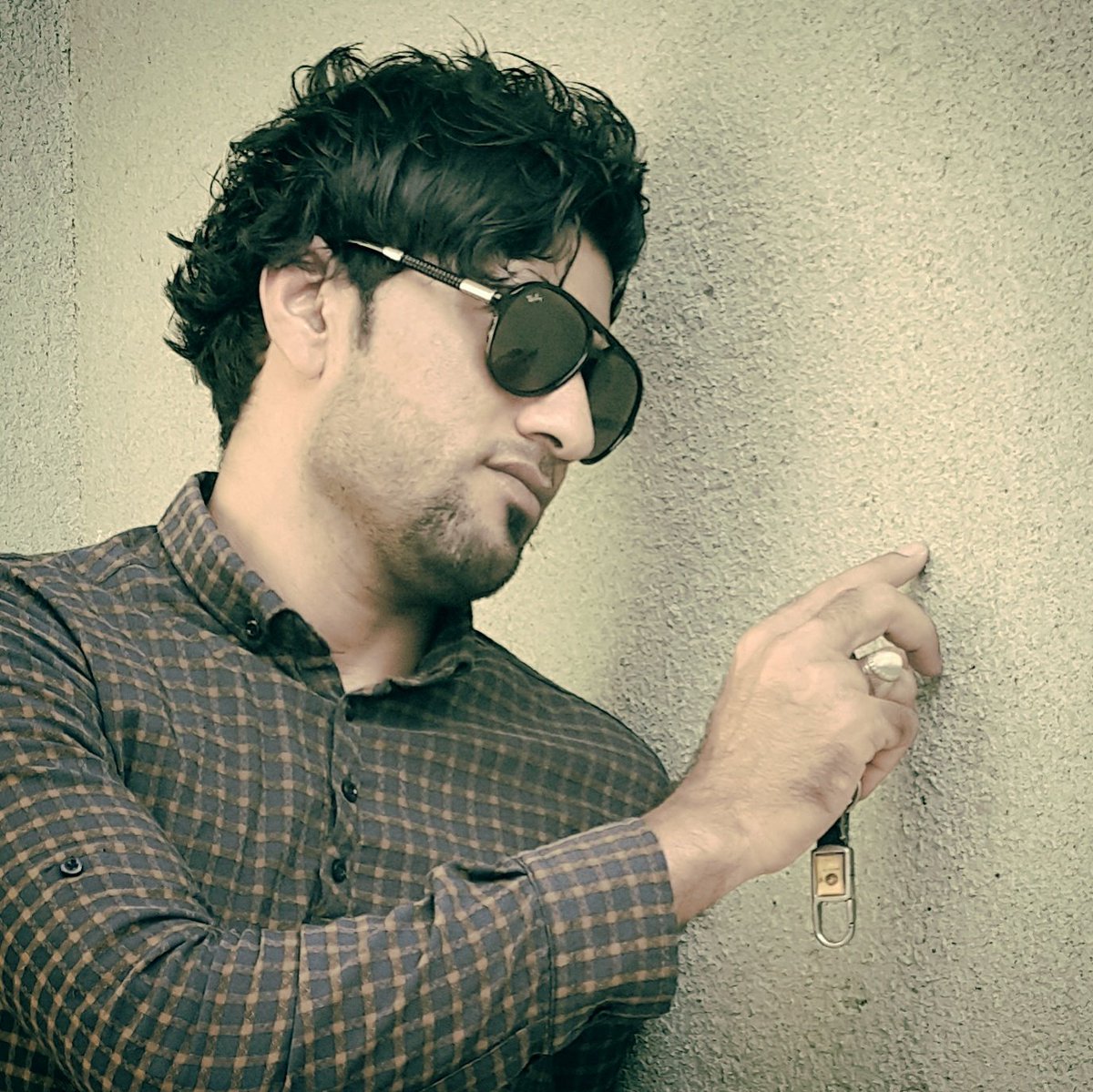 LoveeAkram's tweet photo. #عـرفنه 
ارواحــنة
وثـــارينــــة 
#مــــــوش_اعـــــزاز ..

النهايه https://t.co/eTvNURJe22