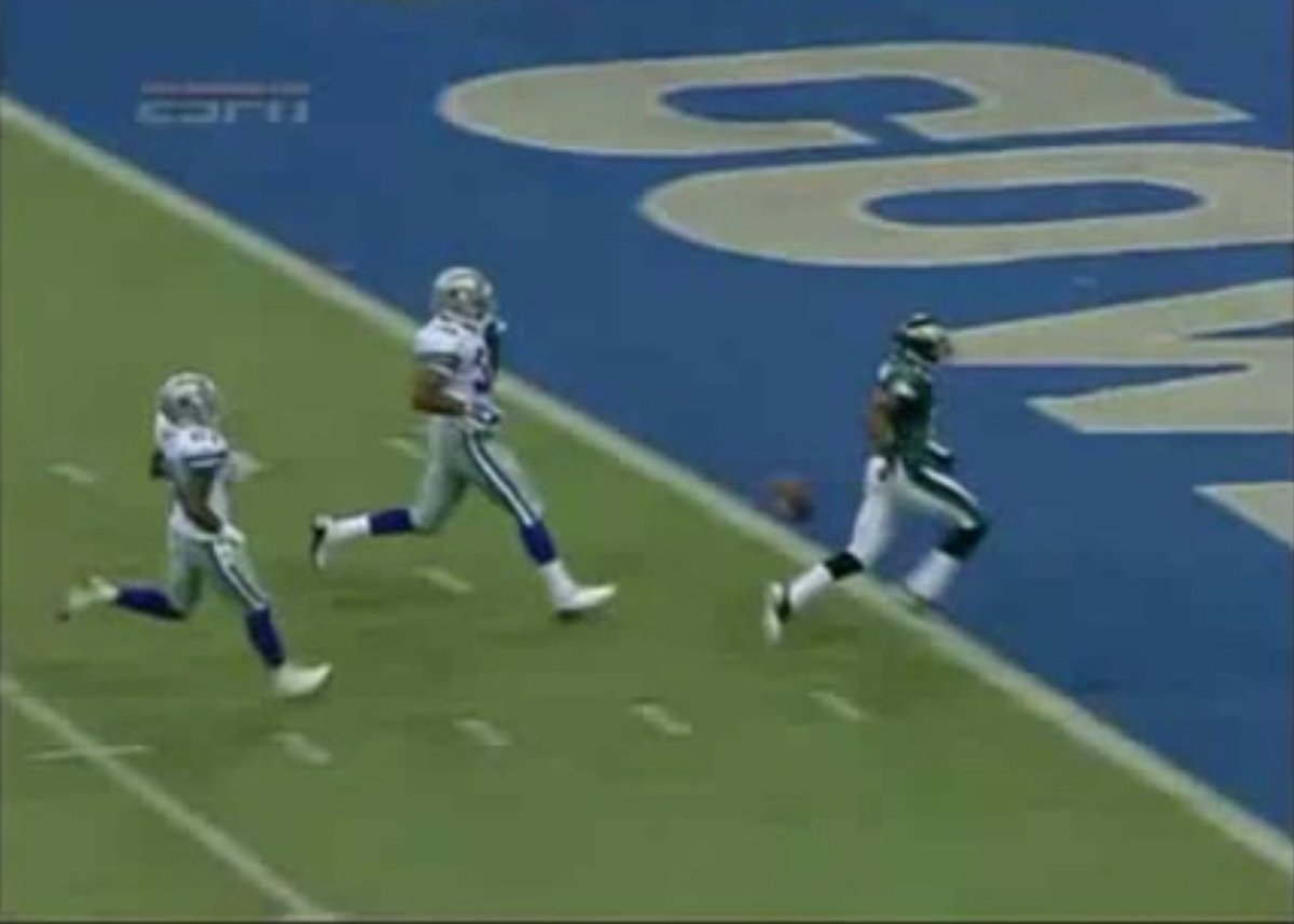 TnCowboys_DFS's tweet photo. Happened to the Cowboys years ago. T. D. was ruled on the field, thus killing the play. Refs stopped play.
#UTvsCAL https://t.co/fXhJhJwTBA