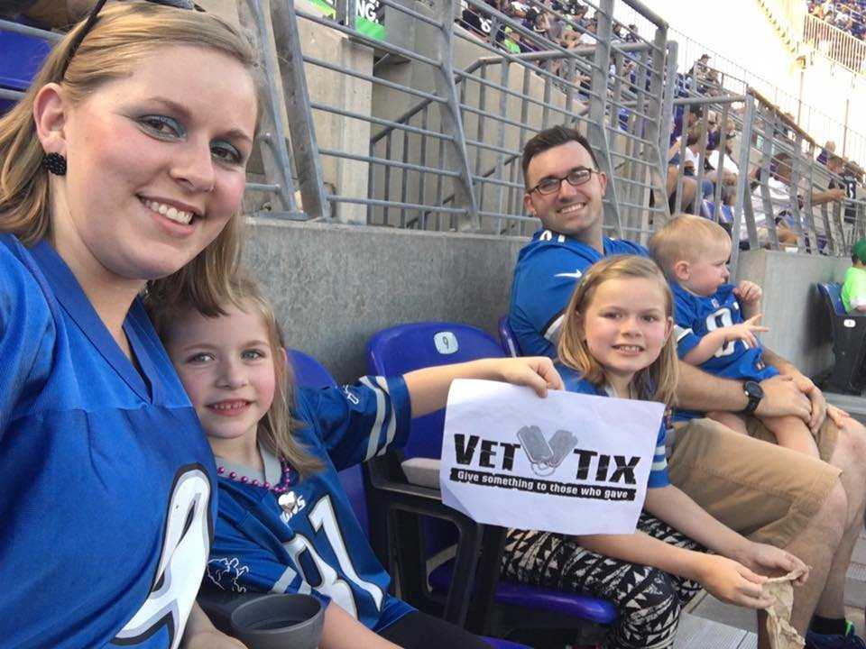 VetTix's tweet photo. Thank you @Ravens from Matthew https://t.co/6pi04bty7m #VetTix #CurrentlyServing #SupportOurTroops #MilitaryFamily https://t.co/LXqXSAGh7T