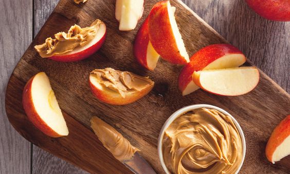 mindbodygreen's tweet image. I'm A Nutritionist. 6 Simple Eating "Rules" I've Lived By For 30+ Years ow.ly/oKMW304bk4D