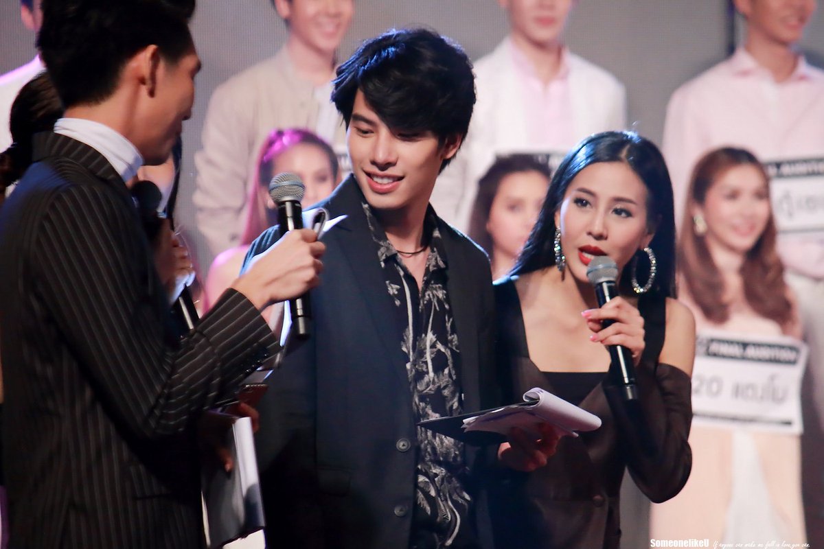 poocaptain's tweet photo. 160917 @Maxiiin1 แม๊กซ์ซี่กับบทบาทพีธีกร at #cucl72audition #BadRomanceTheSeries #chulacuteboy https://t.co/Kox7qlB0Cg