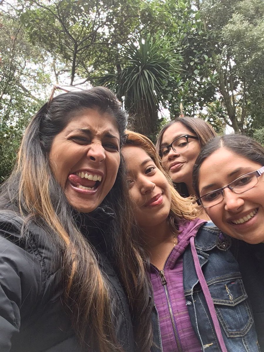 Trizia7camilada's tweet photo. @Mary_Marimon @mariansanna @gabygarcia_p la mejor manera d celebrar 1 día q ni recordabamos #AmoryAmistad Las quiero https://t.co/lrJX2RYAet