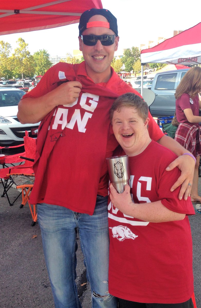 CanaanSandy's tweet photo. LUV #RazorbackGameDay Luv #HogFans! #WPS @ArkRazorbacks Luv @RazorbackFB #Uncommon https://t.co/CleR1iuIW6