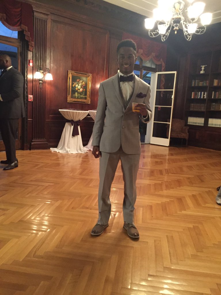 northeast_barry's tweet photo. Mother Wedding #TheSharpes https://t.co/5p96DFITJd