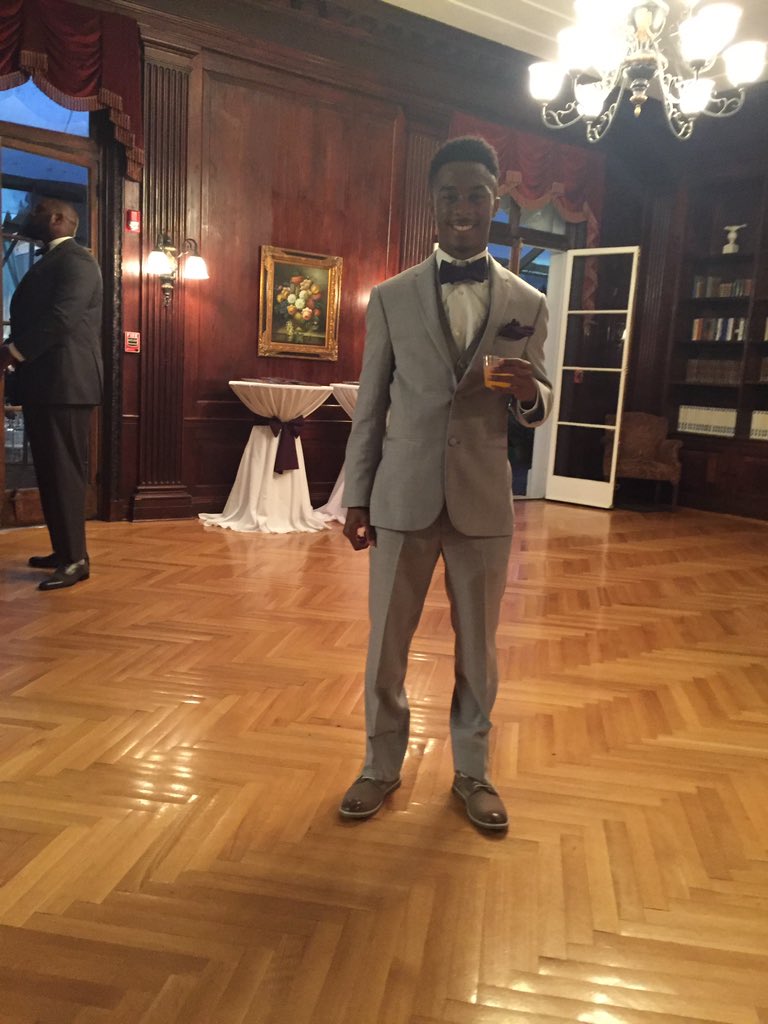 northeast_barry's tweet photo. Mother Wedding #TheSharpes https://t.co/5p96DFITJd