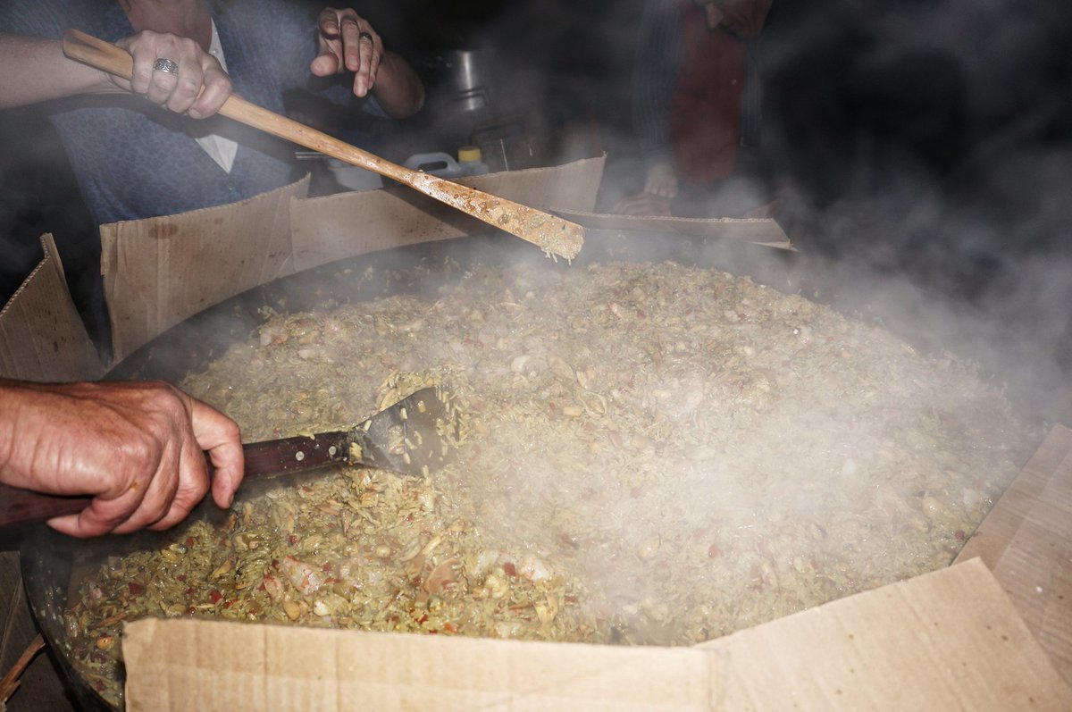 marianotessone's tweet photo. Gracias a las 65 personas que nos acompañaron en la degustacion de Laureano Gómez.  Ricos vinos y rica paella! https://t.co/m8LNqRa6Zf