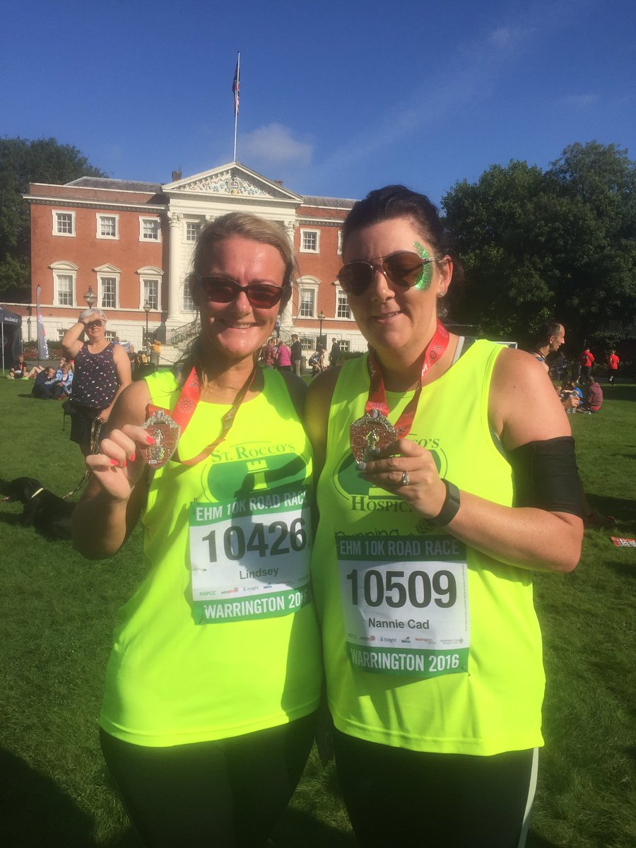lindseymoo's tweet photo. So proud to run in a @StRoccos vest ๐ thxs to the guys giving out water & encouraging us on #ehm #runningforroccos https://t.co/tM9FOGr3Dp