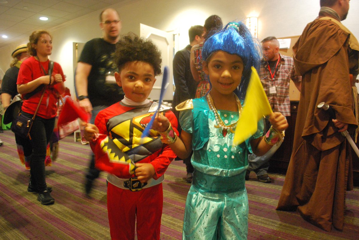 Pike_District's tweet photo. 'Superheros are my favorite. And they are superheroes walking around all over here.' #interventioncon https://t.co/GqMeUCFRFH