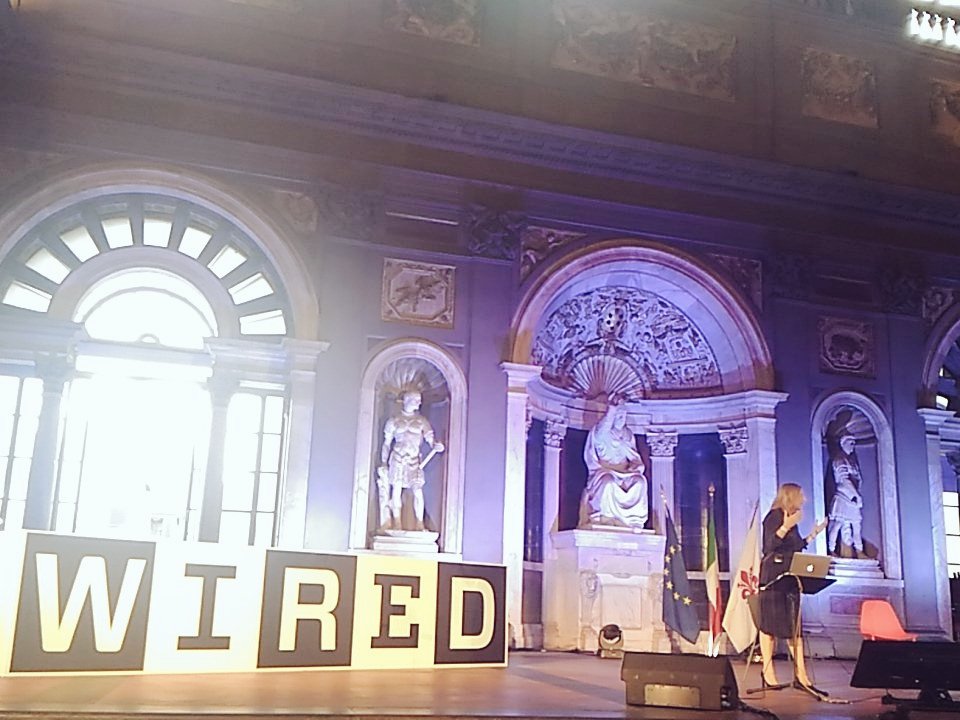 selenecabibbo's tweet photo. Al #wnf16 parliamo di @googlearts  con @luisellamazza. #PreviouslyOnEarth https://t.co/if7Ozs3qCn