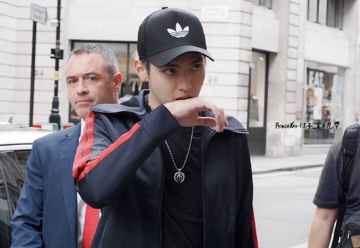 namyencha's tweet photo. หล่อระดับพรีเมี่ยม 👍 https://t.co/vwjwm9St3n