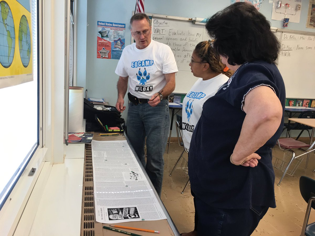 EdcampWilday's tweet photo. @davemiddlebrook showing the session participants the benefits of #textmapping at #edcampgw https://t.co/wDVZfjSM1L