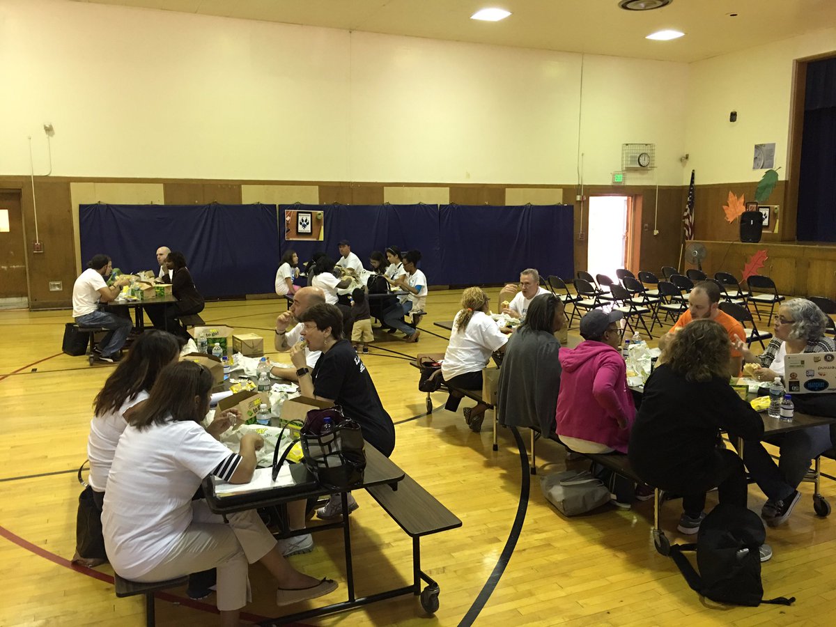 EdcampWilday's tweet photo. Lunch time after an event filled day @ #edcampgw. Everyone took advantage of time to network or catch up #edcampgw https://t.co/OoFbQR4bqM