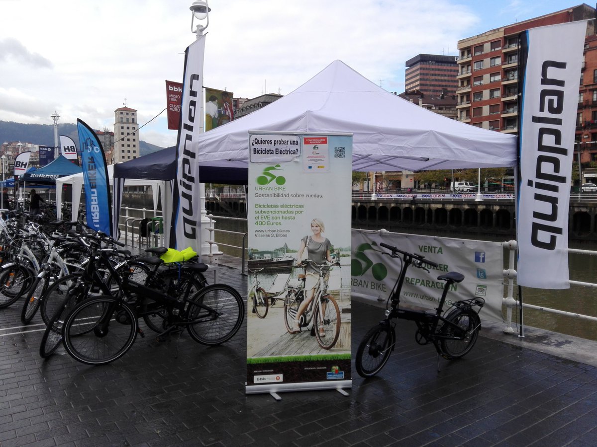 UrbanBikeBilbao's tweet photo. Seguimos en la @SEMBilbao2015 probando bicis eléctricas en Bilbao @quipplan gran acogida de la gente!! https://t.co/JP9GhtV80H