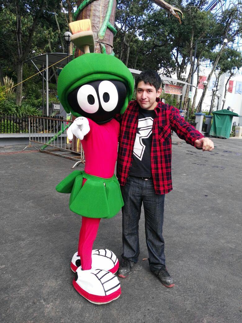 PAS10991's tweet photo. Un día en #SixFlags con #Marvin #Taz #SinFiltro #Feliz #Conprimos https://t.co/UysJsxlJ3d