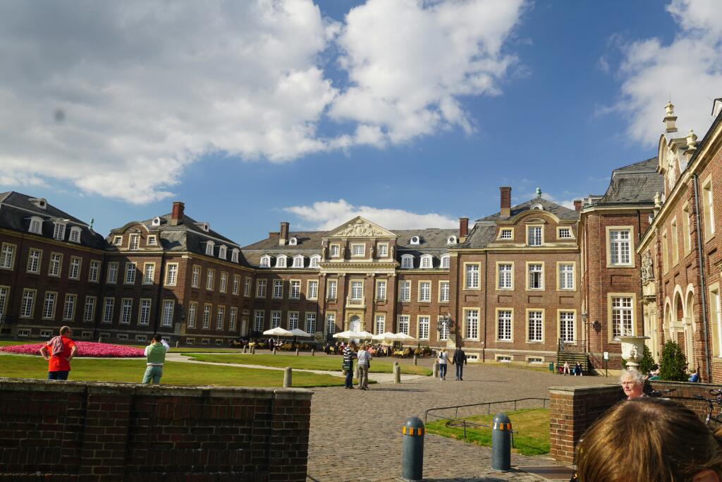 OutdoorBlogNews's tweet photo. Unterwegs im "Westfälische Versailles" https://t.co/0dAoNEl3bv