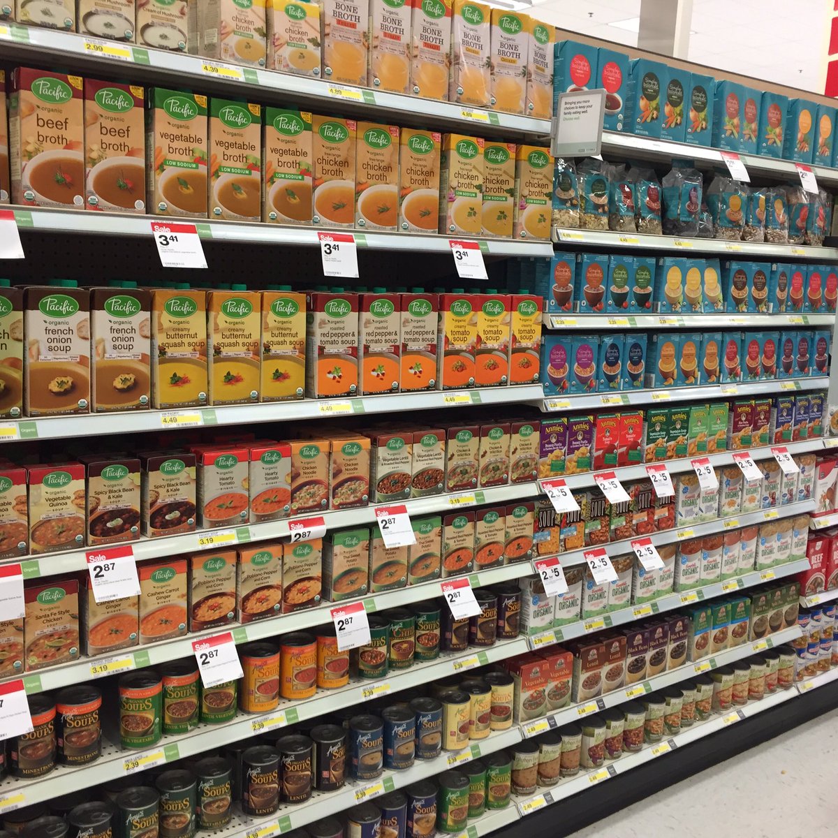 JessBTarget2132's tweet photo. Fall into Autumn! Flexed slippers, pumpkin snacks & full soup! #D355BAM @Stevehennessyyc @JoltinJoeM @Charie_6 https://t.co/QKdNSxQ7pl