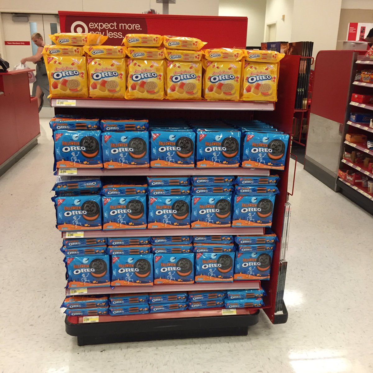 JessBTarget2132's tweet photo. Fall into Autumn! Flexed slippers, pumpkin snacks & full soup! #D355BAM @Stevehennessyyc @JoltinJoeM @Charie_6 https://t.co/QKdNSxQ7pl