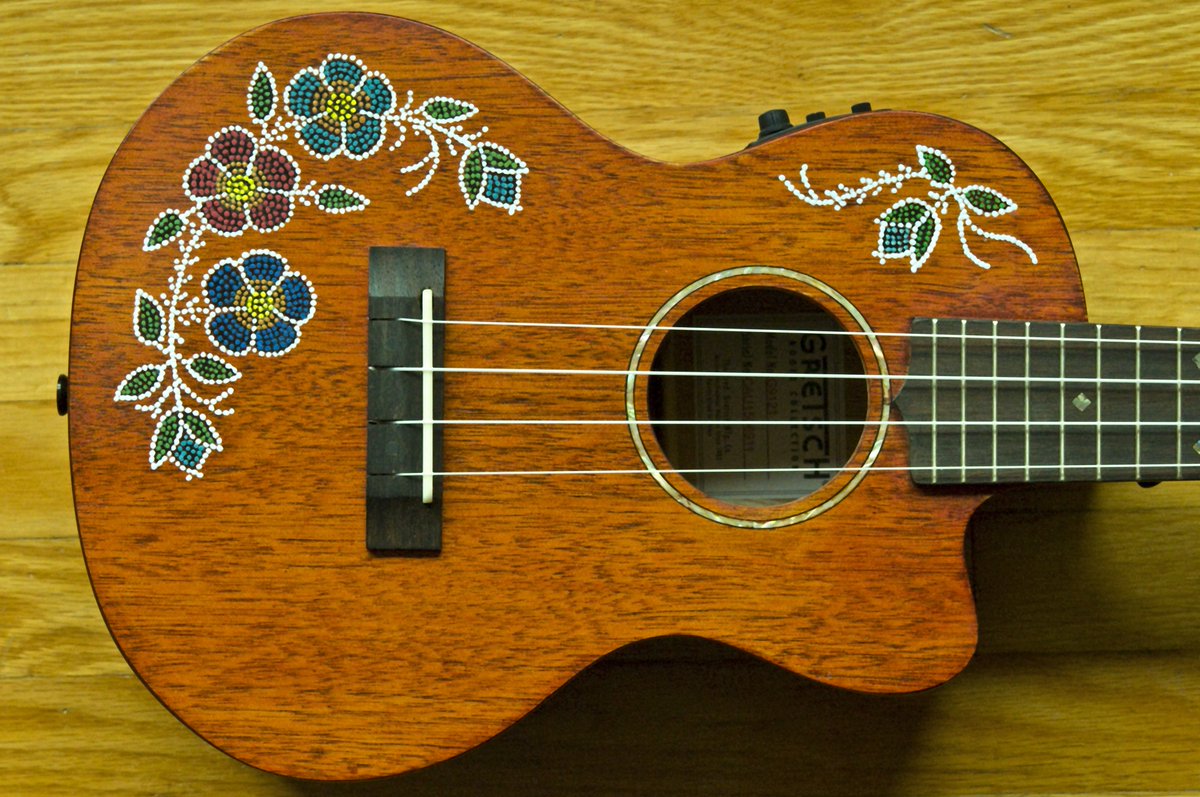 JeanyJerome's tweet photo. #AnythingArt I Painted a metis beadwork-look design on hubby's #ukulele @goukulele @ukesunanimous @CanadaReTweet https://t.co/12PxcWAxZ3