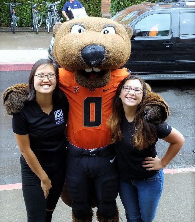 Rocking out with Benny: Scoooo Beavs! <a href="/OregonState/">Oregon State University</a> <a href="/osuhousing/">Housing & Dining OSU</a> #OSUmovein #GoBeavs