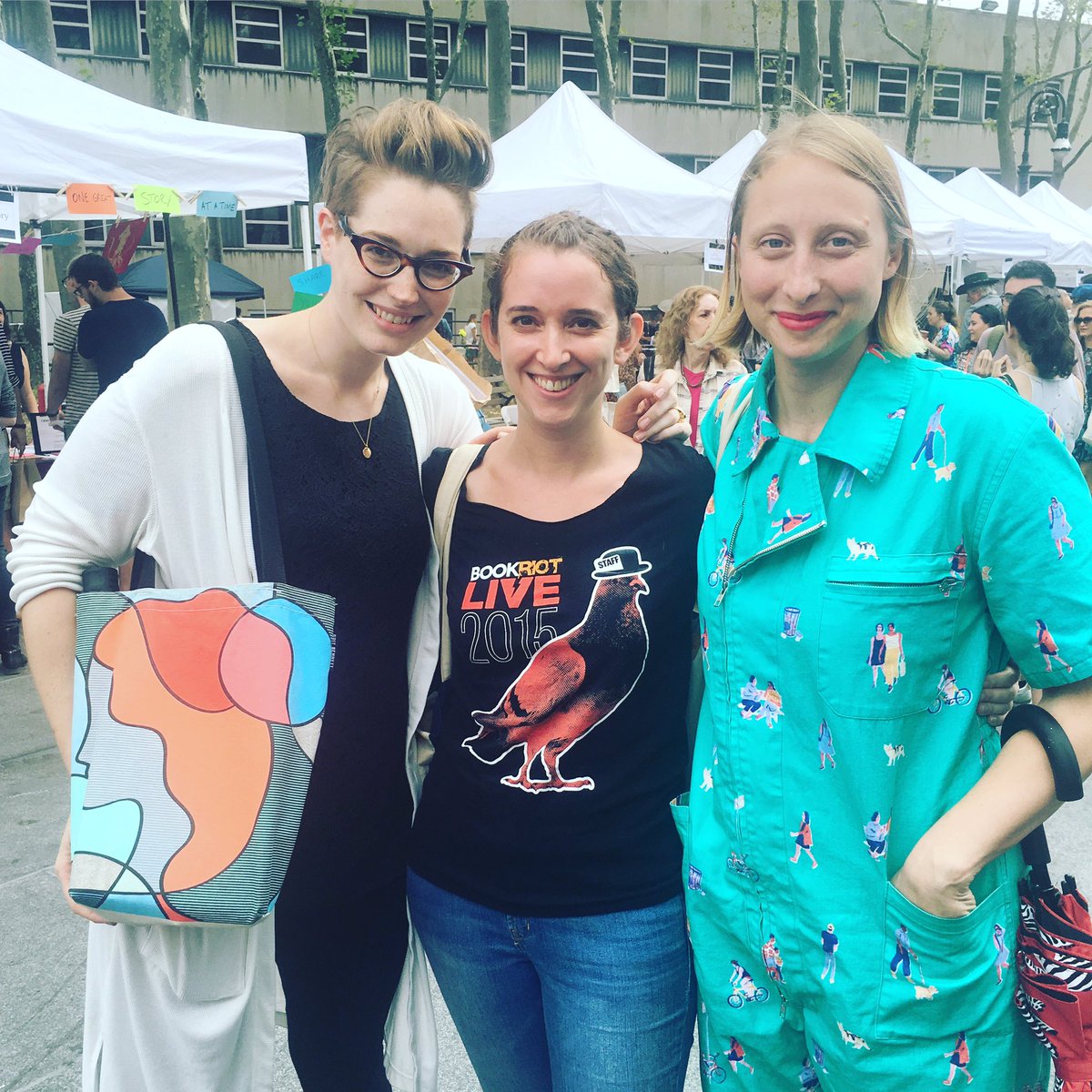 Literary stars, excellent fashion @BKBF 💖 @emmastraub @bookavore @jennIRL @riverheadbooks @BookRiot @britrbennett